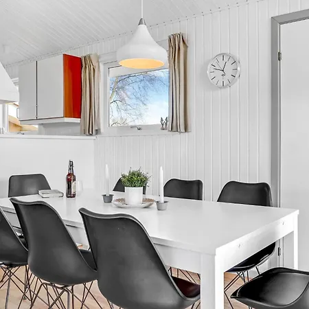 Сasa de vacaciones Beautiful Home In Hejls With Wifi Hejls